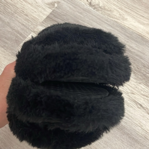 Fabletics Black Faux Fur Padded Slipper Slides Size 8 - Picture 7 of 11